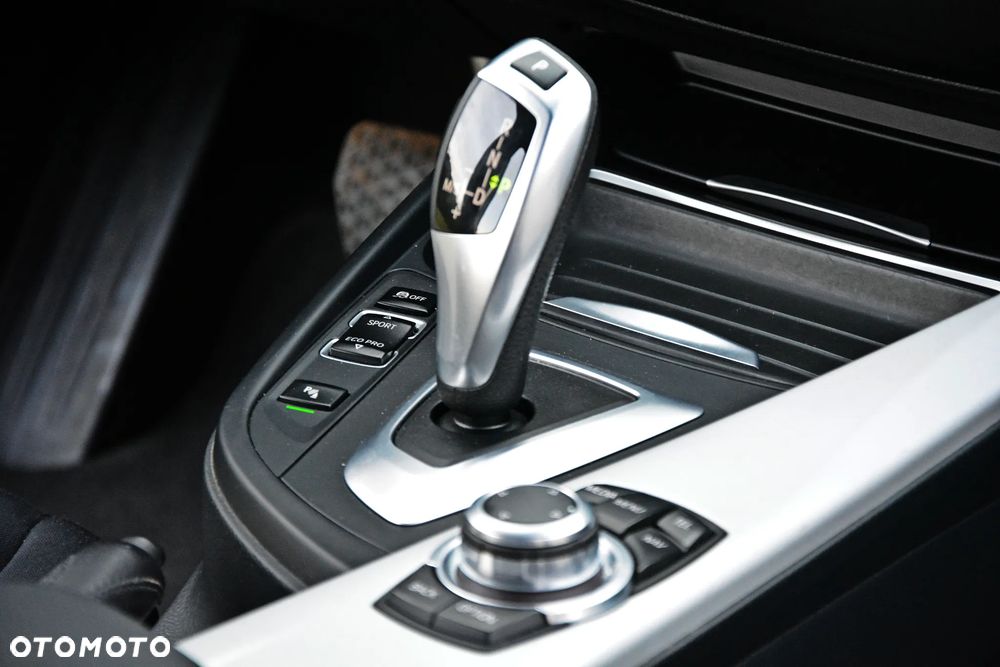 BMW Seria 3 320d Sport-Aut - 37