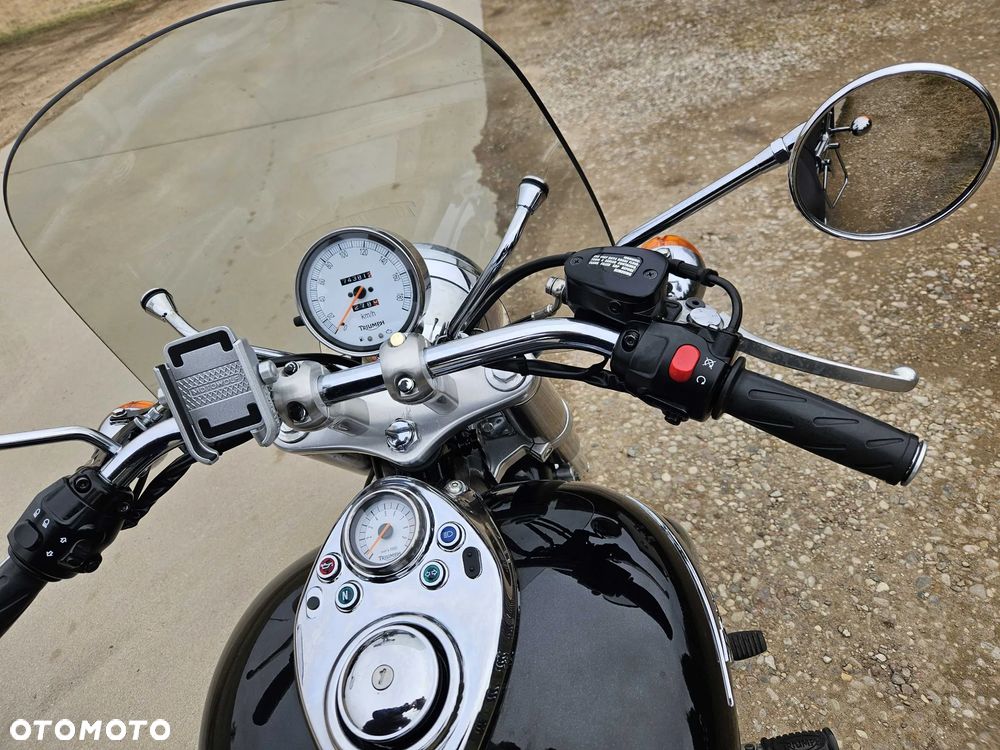 Triumph Speedmaster - 28