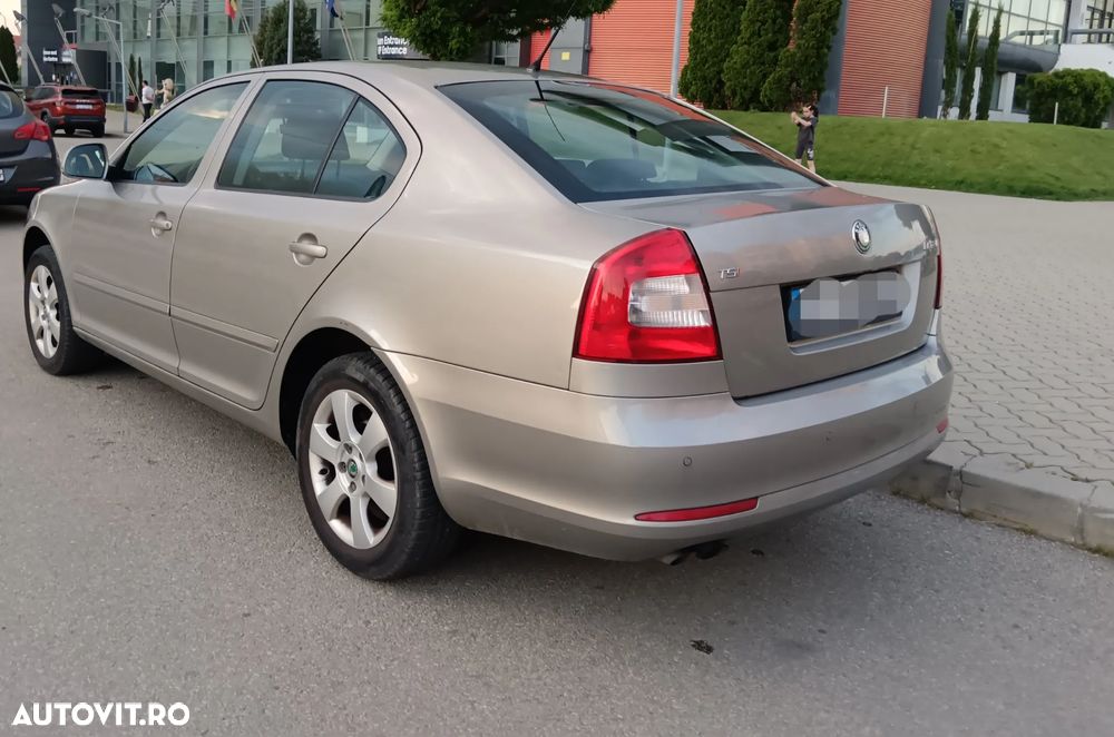 Skoda Octavia 1.8 TSI DSG Ambiente - 7