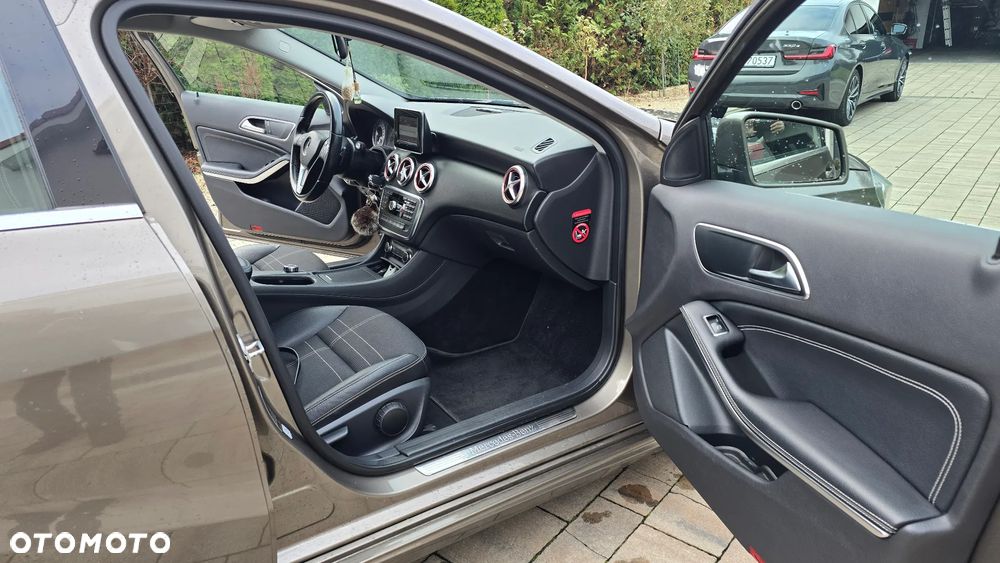 Mercedes-Benz Klasa A 180 CDI (BlueEFFICIENCY) 7G-DCT Urban - 7