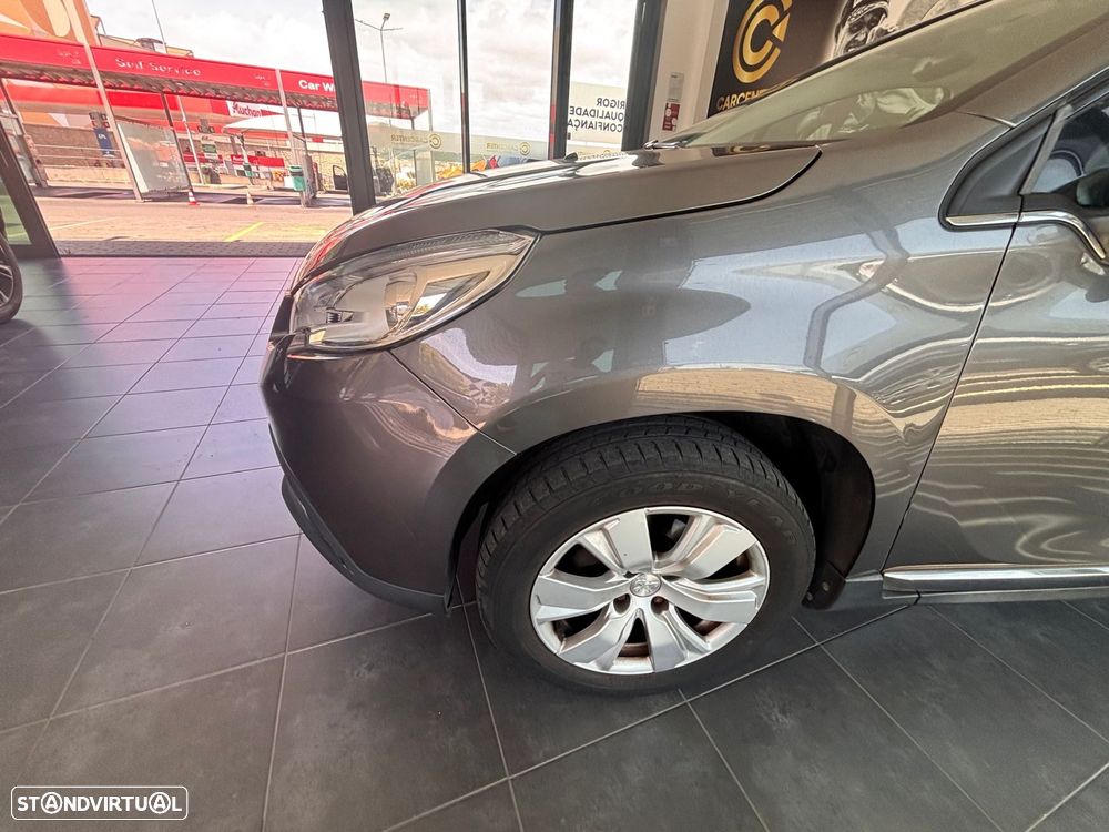 Peugeot 2008 1.6 e-HDi Allure - 4