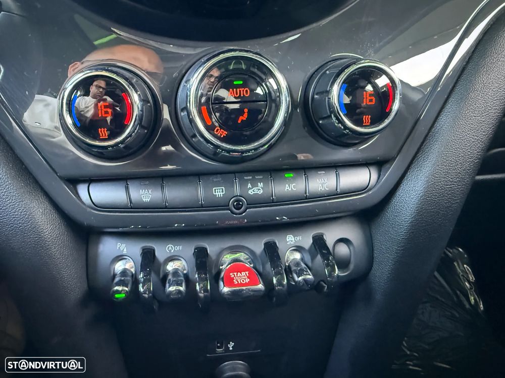 MINI Countryman Cooper D Premium Essential Auto - 37