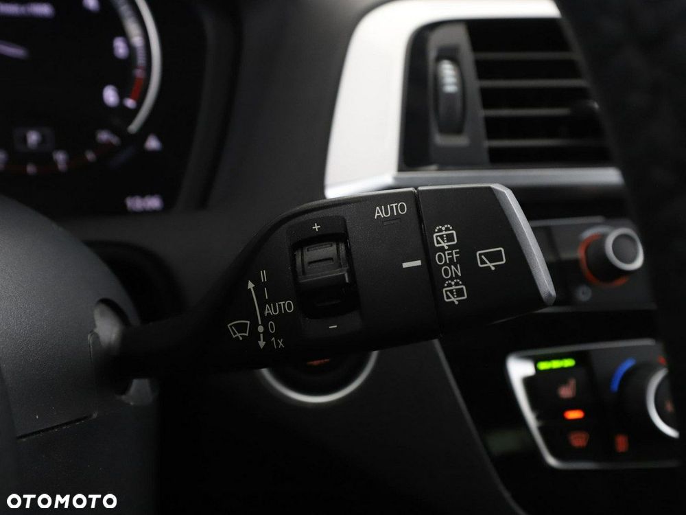 BMW Seria 1 118d Edition Metropolitan - 32