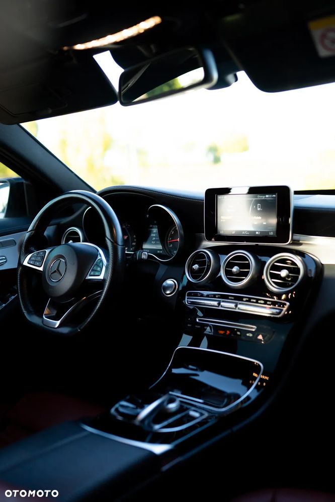 Mercedes-Benz Klasa C 400 4-Matic 7G-TRONIC - 21