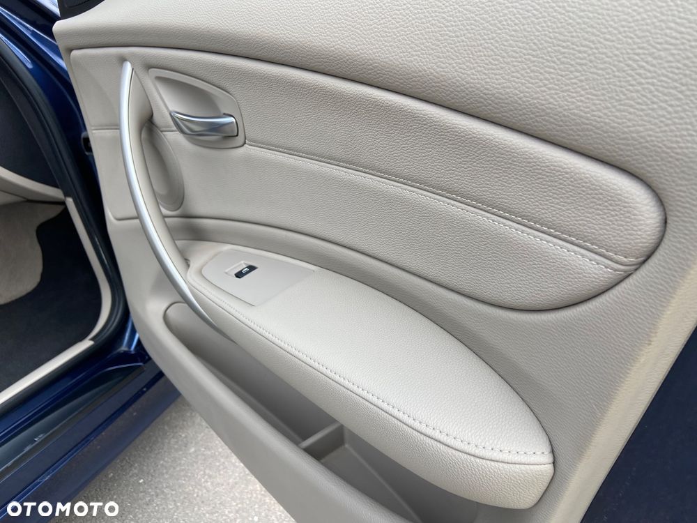 BMW Seria 1 118d - 29