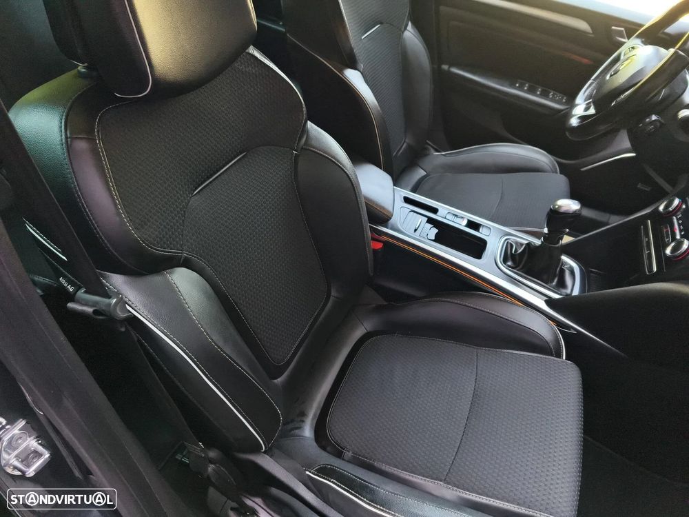 Renault Mégane 1.5 dCi Bose Edition - 25