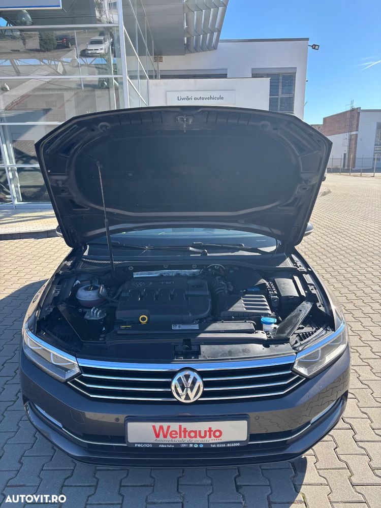 Volkswagen Passat - 11