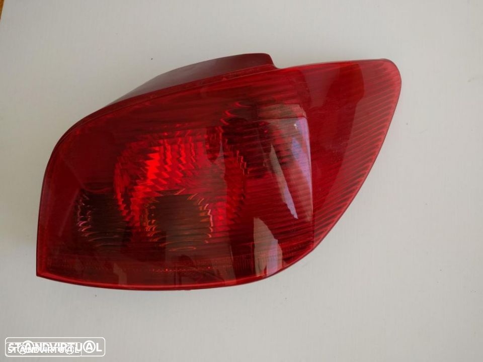 Farolim farol tras direito peugeot 307  2001 a 2005 - 2