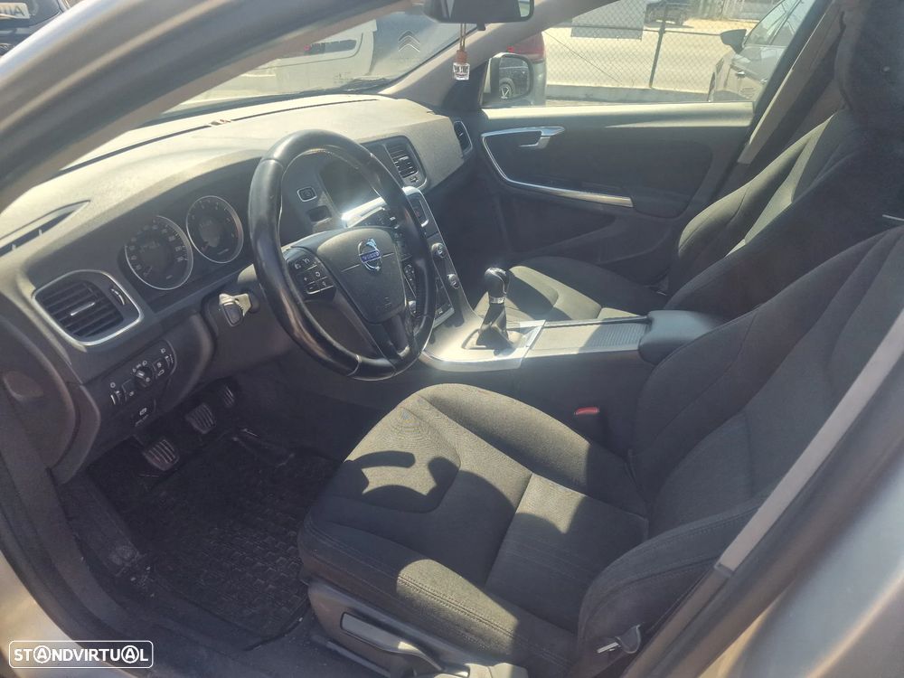 Volvo V60 1.6 D2 Drive Momentum Start/Stop - 6