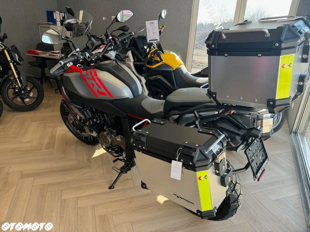 QJMOTOR SRT 600SX - 8