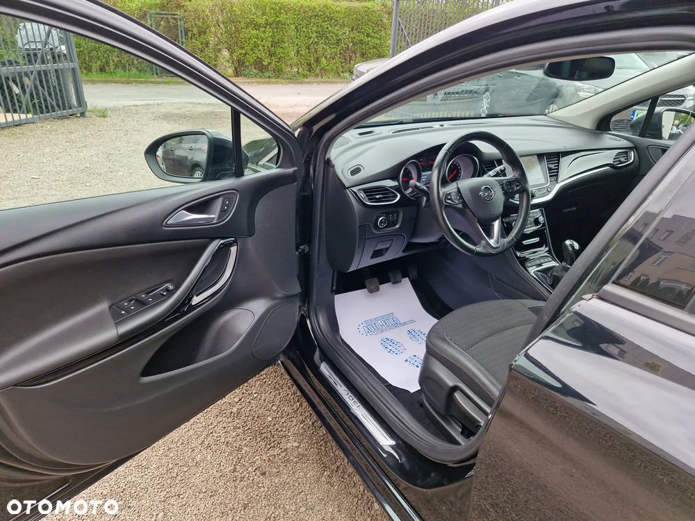 Opel Astra 1.4 Turbo Business - 11