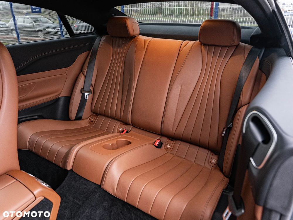 Mercedes-Benz Klasa E 220 d 9G-TRONIC AMG Line - 27