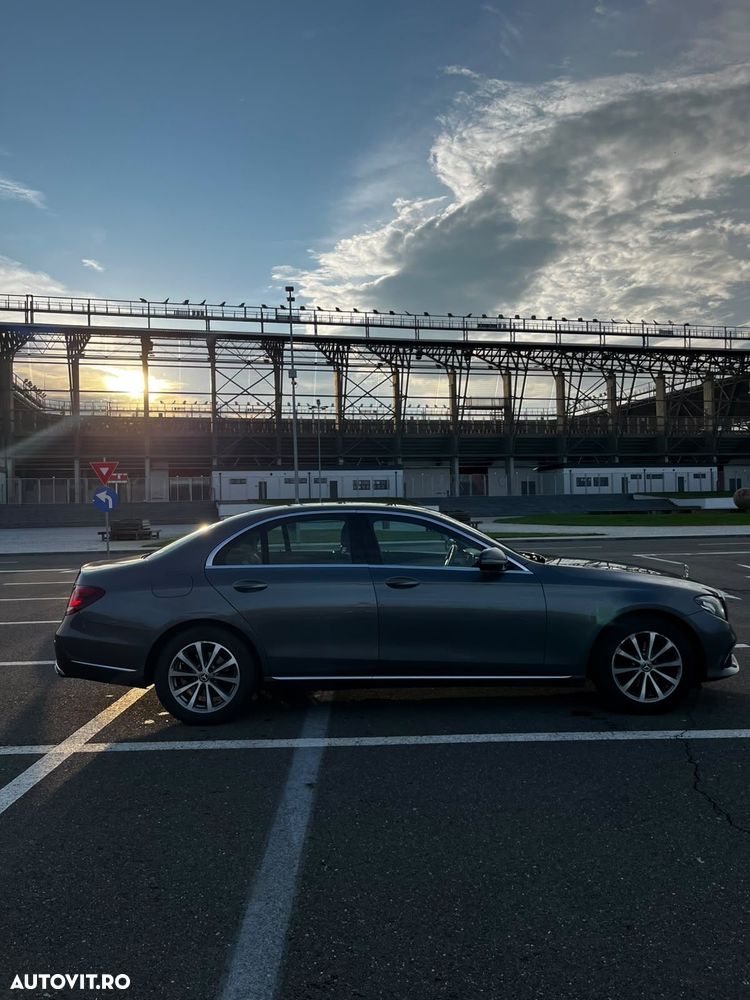 Mercedes-Benz E 220 d T-Modell Aut - 3