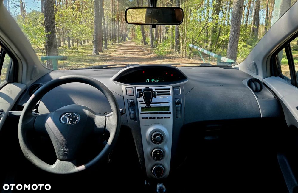 Toyota Yaris 1.4 D-4D Terra A/C - 8