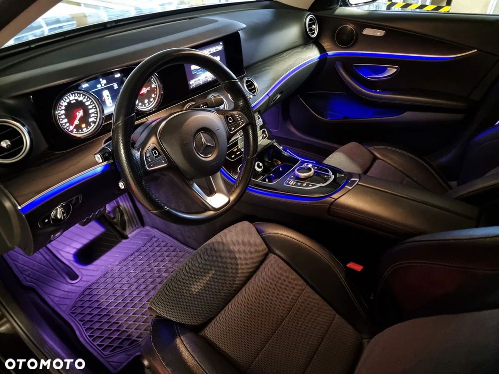 Mercedes-Benz Klasa E 220 d 9G-TRONIC Avantgarde - 4
