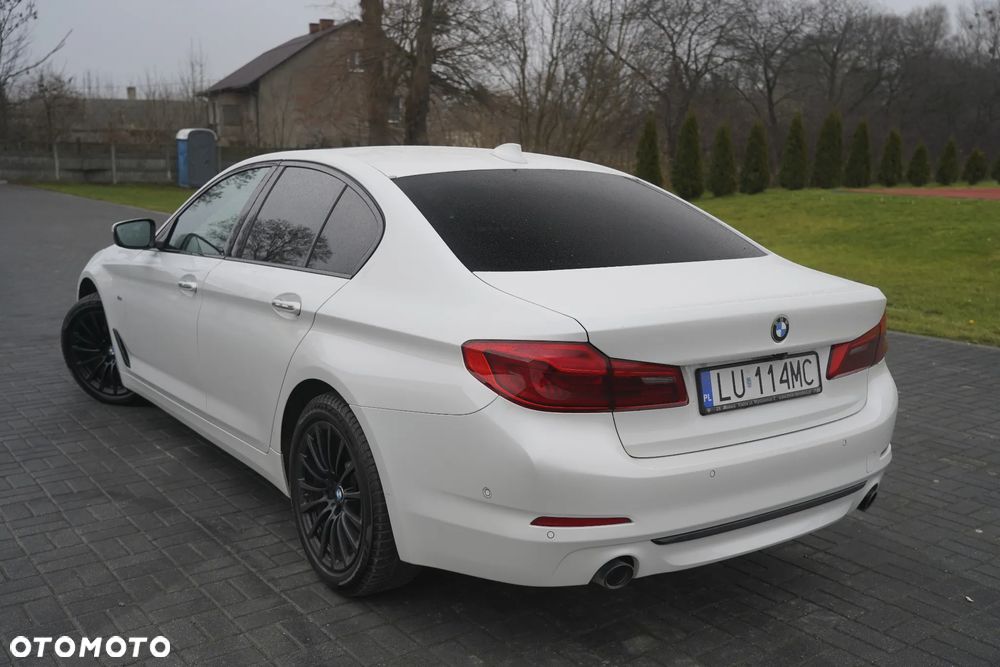 BMW Seria 5 520d Sport - 2