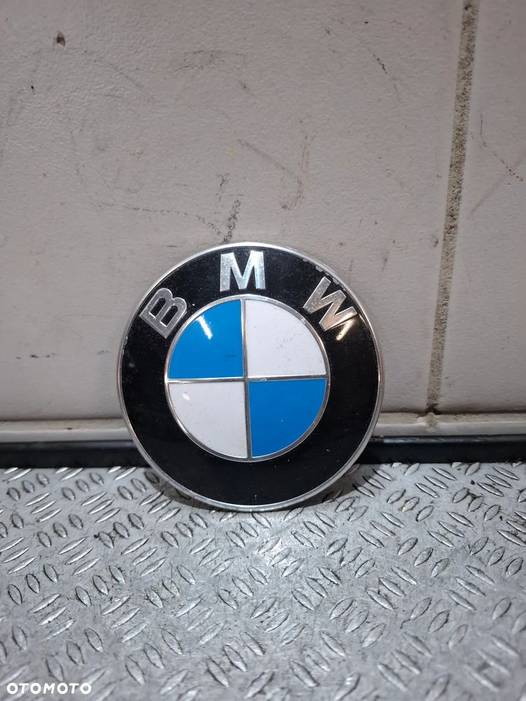 Znaczek emblemat maski BMW X3 F25 rok 2011 nr 8132375 - 1