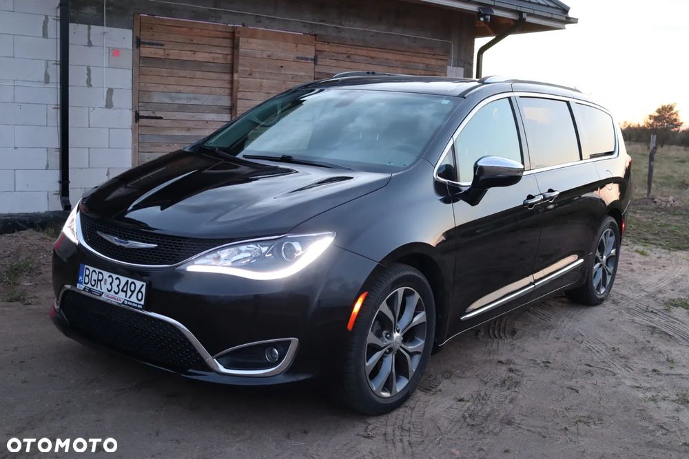 Chrysler Pacifica - 5