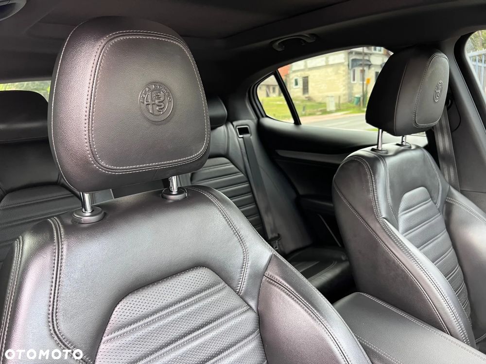 Alfa Romeo Stelvio 2.0 Turbo 16V AT8-Q4 Veloce - 34