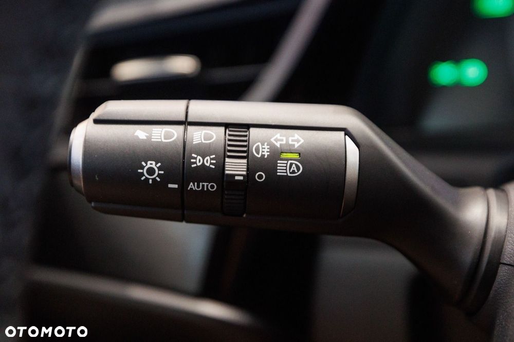 Lexus ES 300h F Sport Design - 36