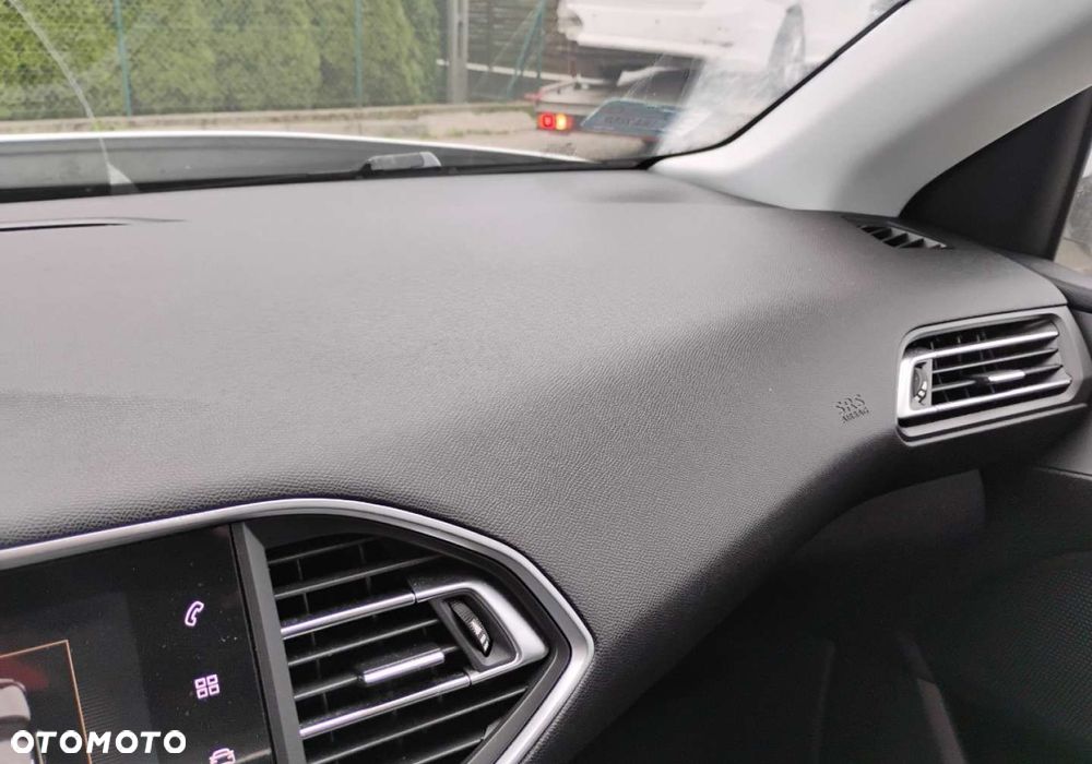Peugeot 308 - 18