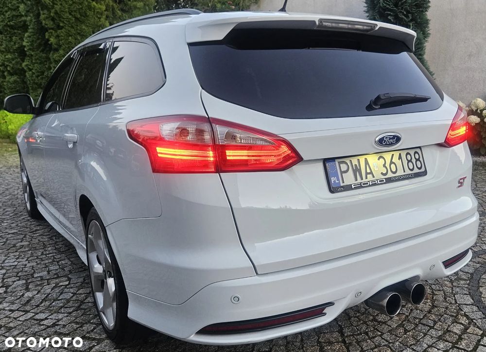 Ford Focus 2.0 EcoBoost ST mit Leder-Sport-Paket - 5