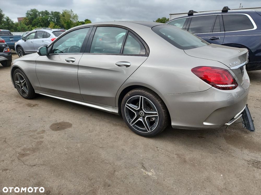 Mercedes-Benz Klasa C 300 9G-TRONIC Exclusive - 2