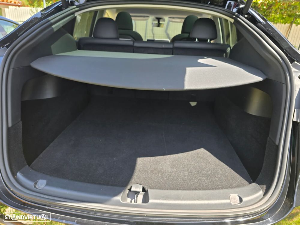Tesla Model Y - 13