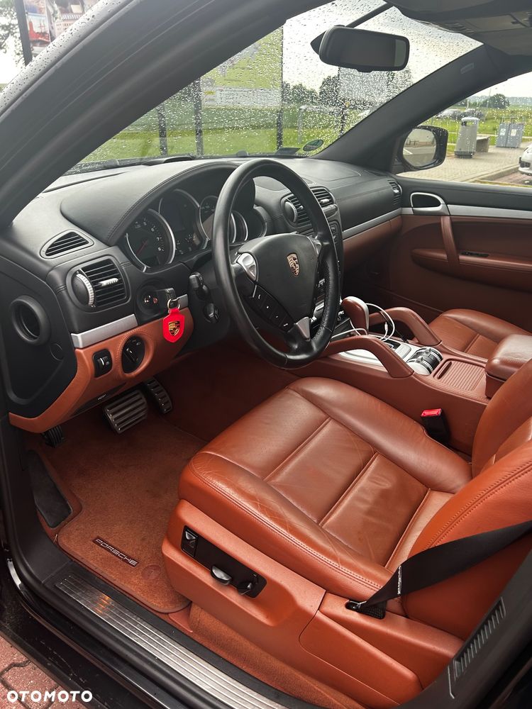 Porsche Cayenne - 4