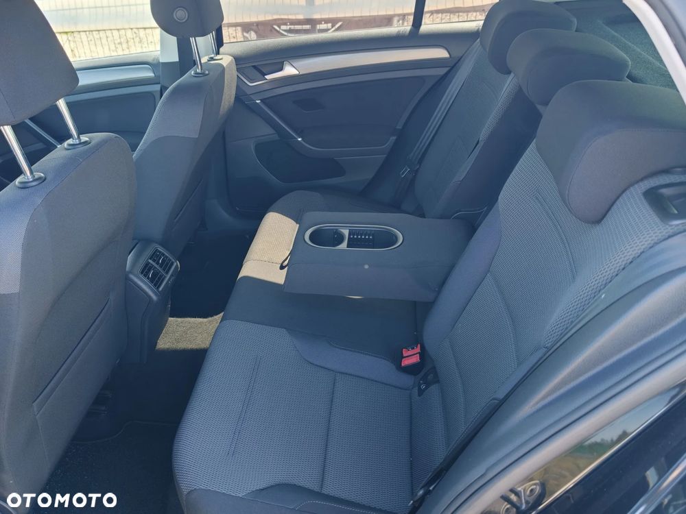 Volkswagen Golf - 19