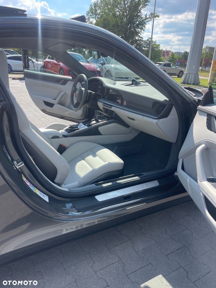 Porsche 911 Carrera 4S - 20