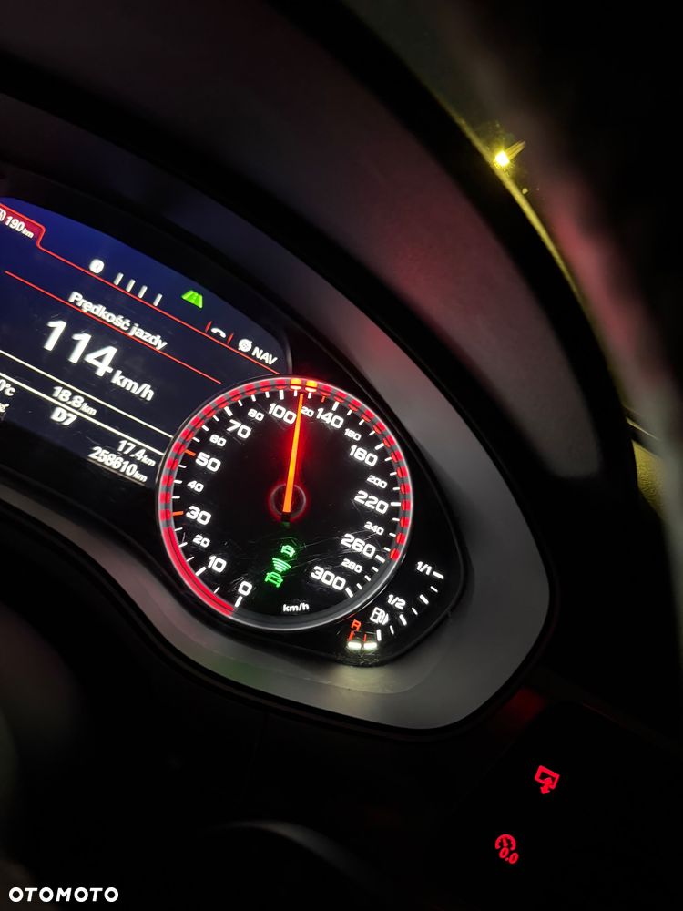 Audi A6 Avant 2.0 TDI Ultra S tronic - 35