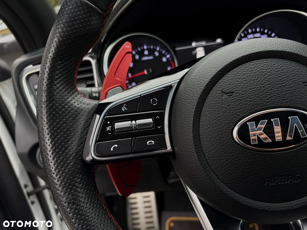 Kia ProCeed - 23