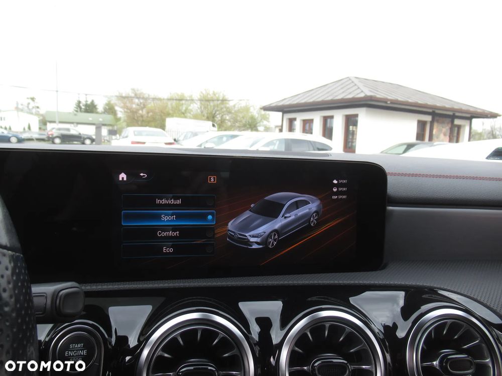 Mercedes-Benz CLA 200 AMG Line 7G-DCT - 23