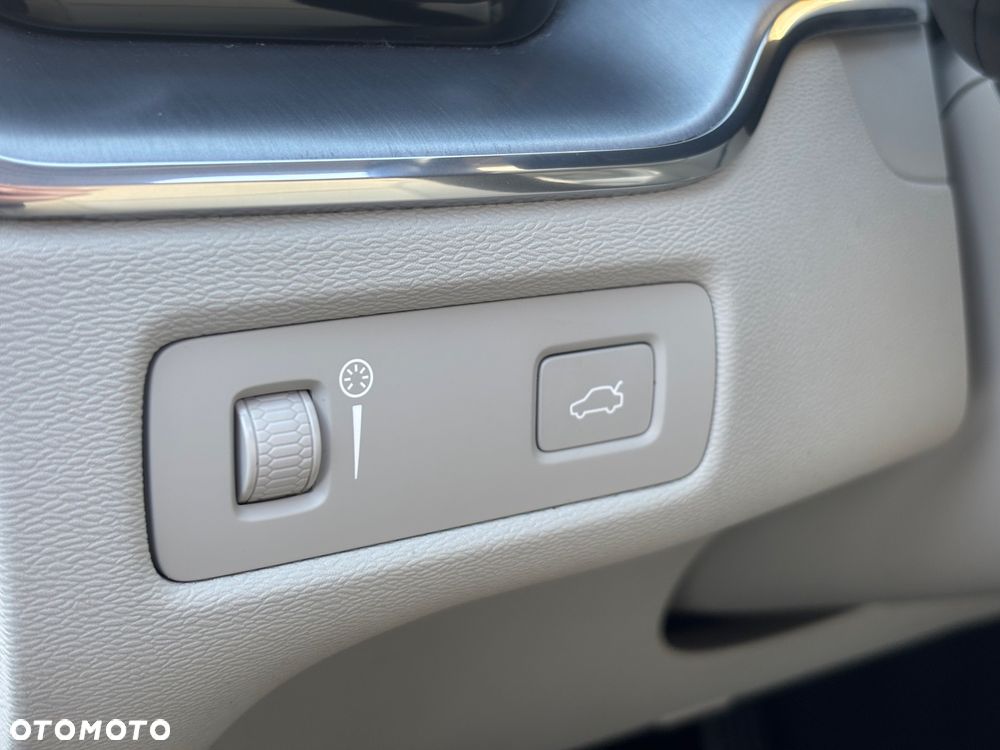 Volvo XC 60 D4 Geartronic Momentum Pro - 19