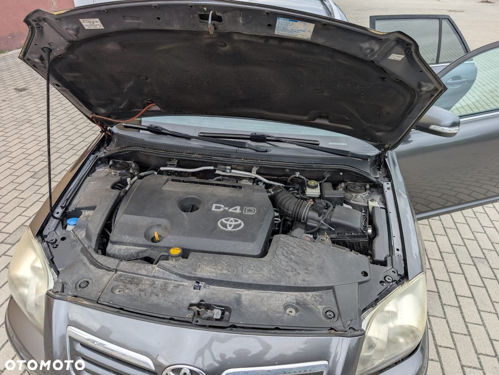 Toyota Avensis 2.0 D-4D Sol - 17