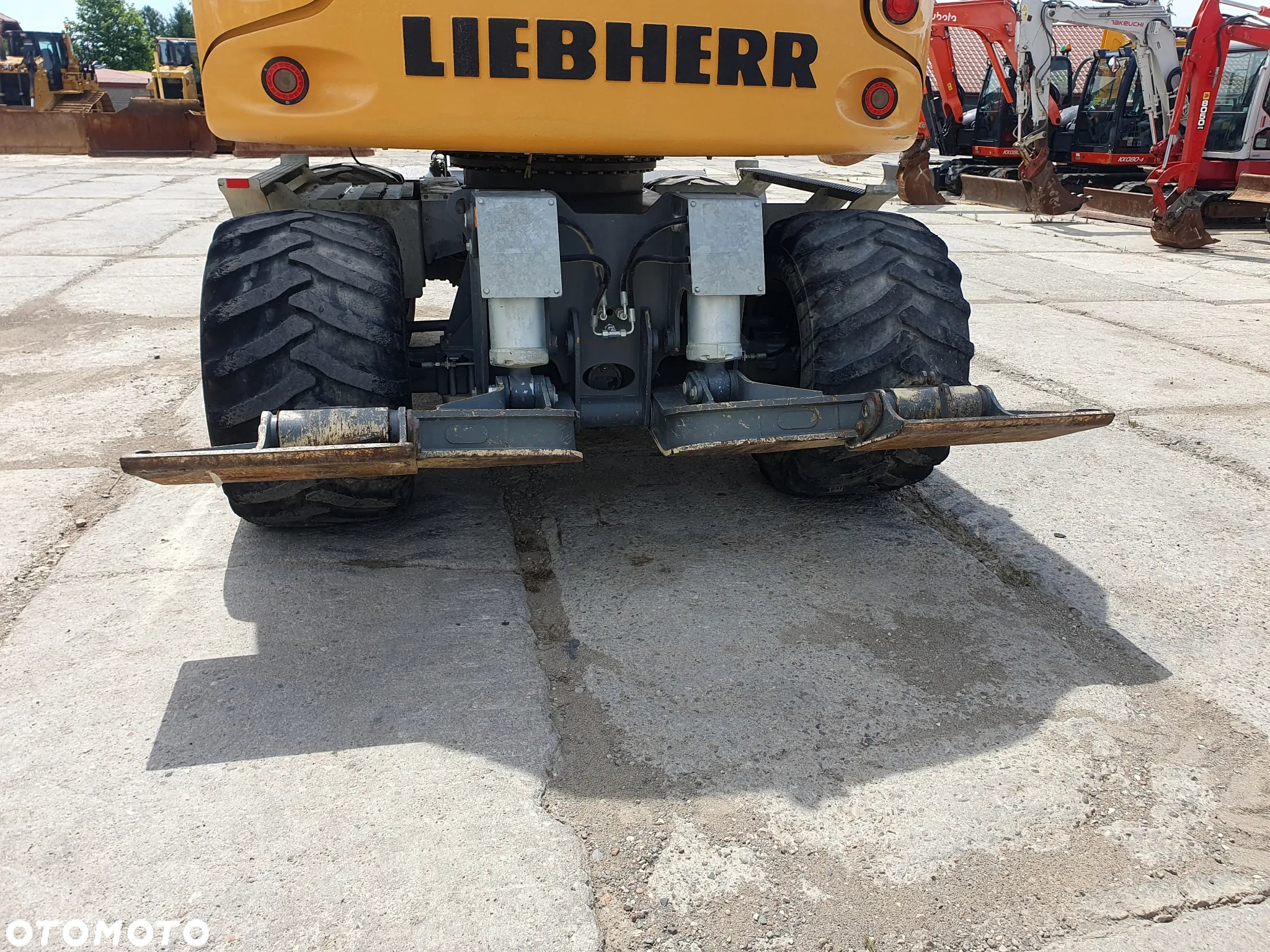 Liebherr A910 Compact - 11