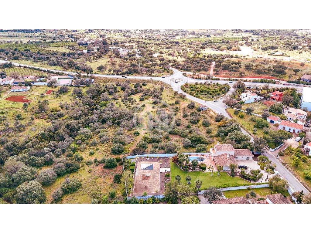 Terreno com grande potencial de construção em estrada de Quarteira ... - Grande imagem: 5/7