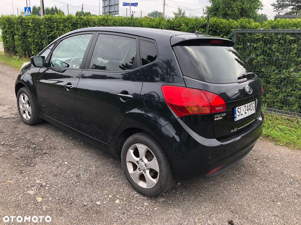 Kia Venga - 11