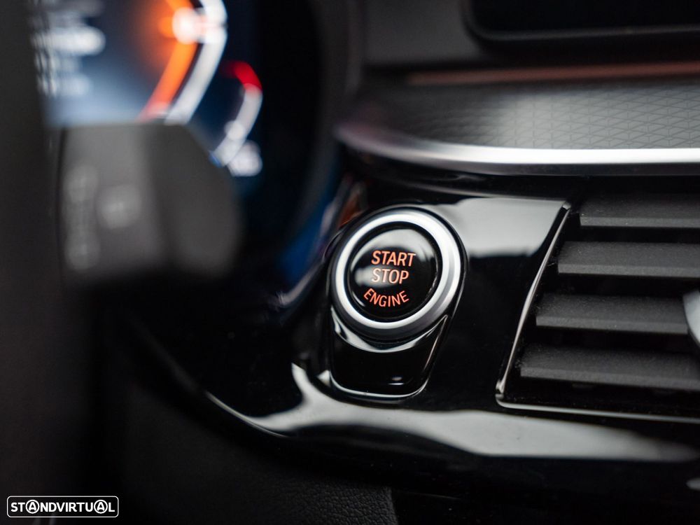 BMW 520 d Pack Desportivo M Auto - 24