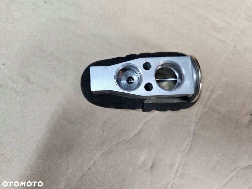 toyota auris ii 13-17 zawór rozprężny - 3