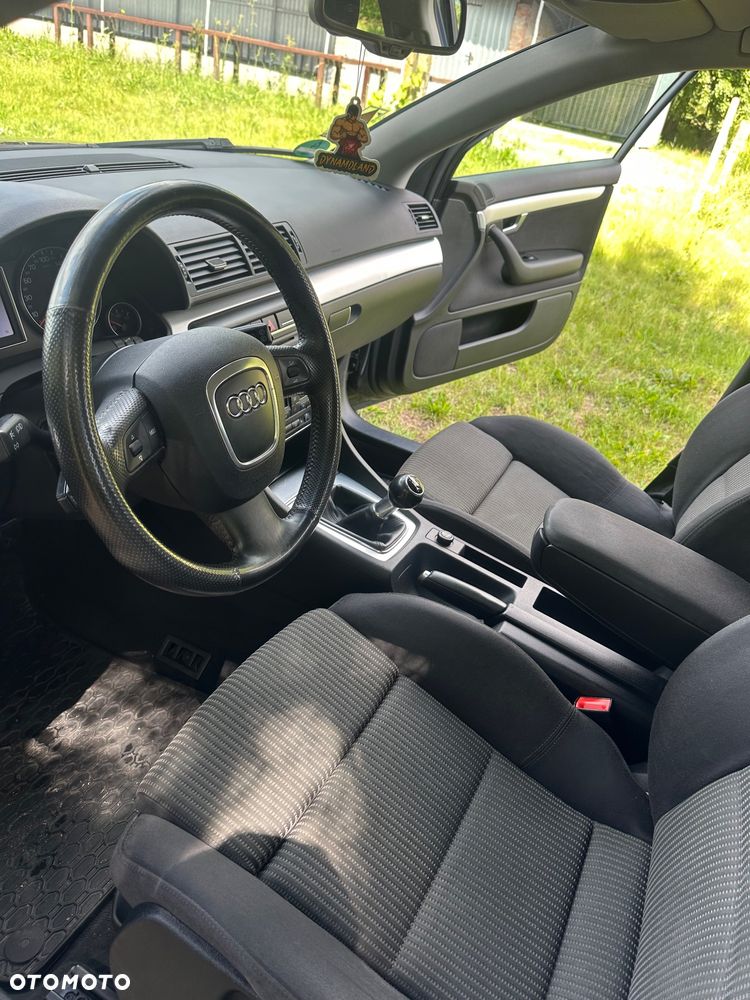 Audi A4 Avant - 32