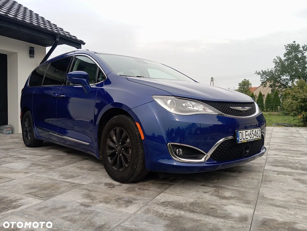 Chrysler Pacifica - 6