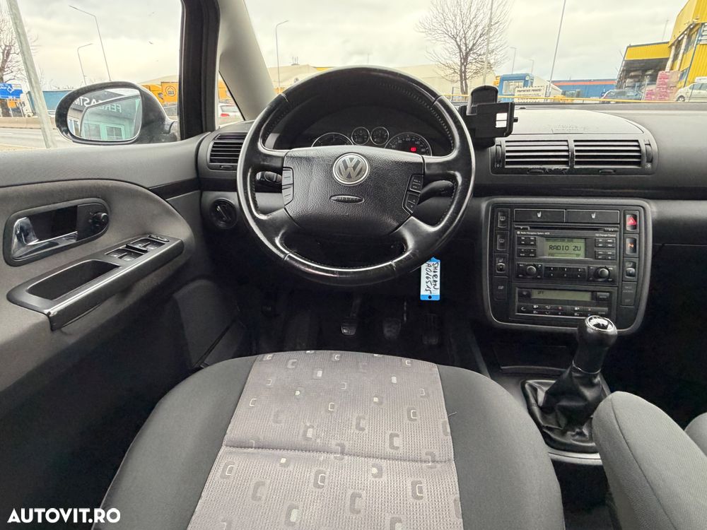 Volkswagen Sharan 2.0 TDI DPF BlueMotion Comfortline - 11