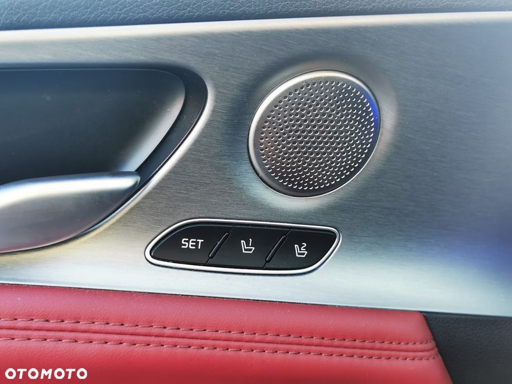 Kia Stinger - 30