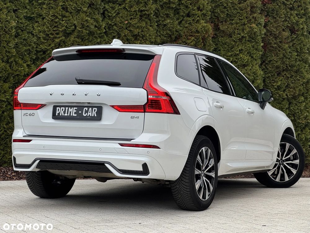 Volvo XC 60 B4 D Plus Dark - 3
