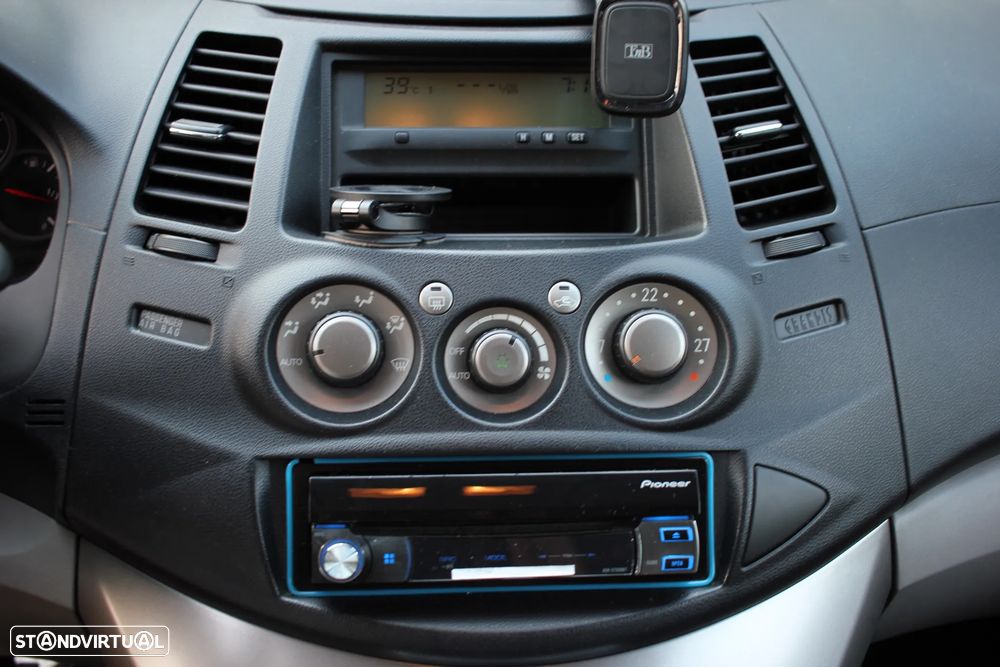 Mitsubishi Grandis 2.0 DI-D Sport - 16