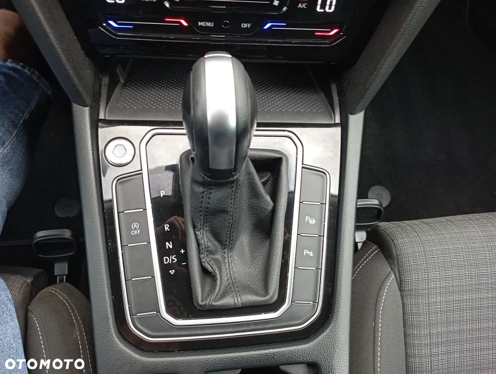 Volkswagen Passat Variant 2.0 TDI SCR Business Plus DSG - 22
