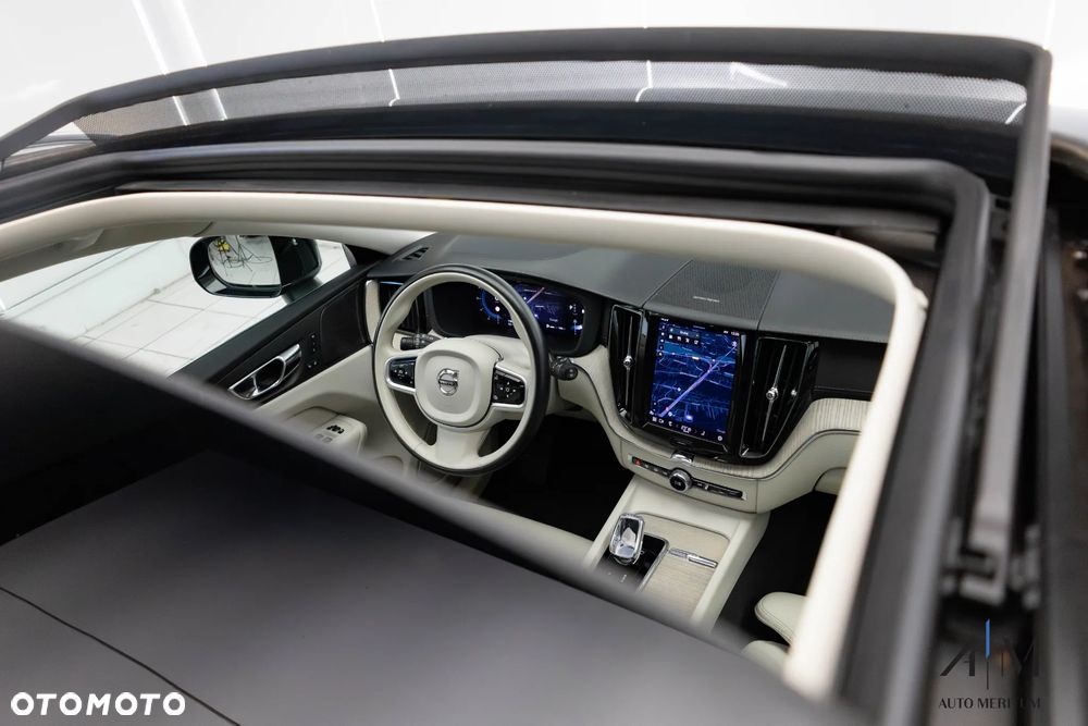 Volvo XC 60 B4 D AWD Plus Bright - 22