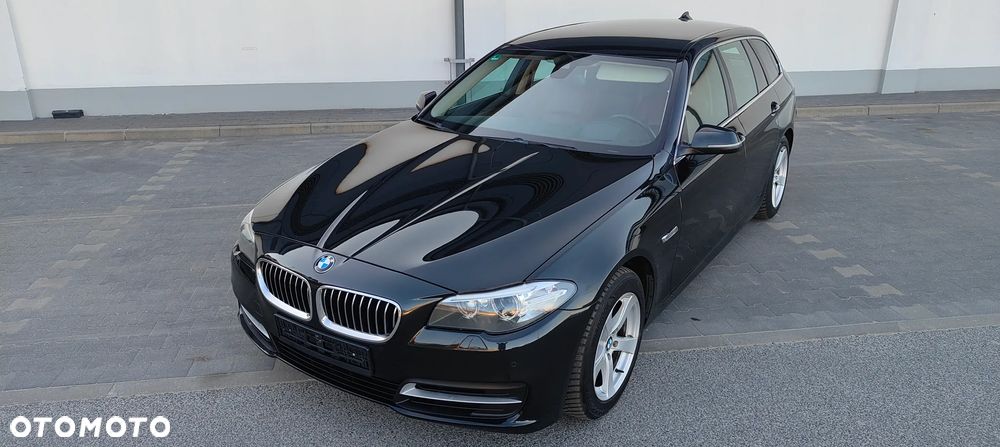 BMW Seria 5 525d Luxury Line - 4